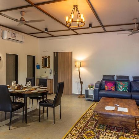 Saffronstays Apricus Farm, Karjat Buitenkant foto