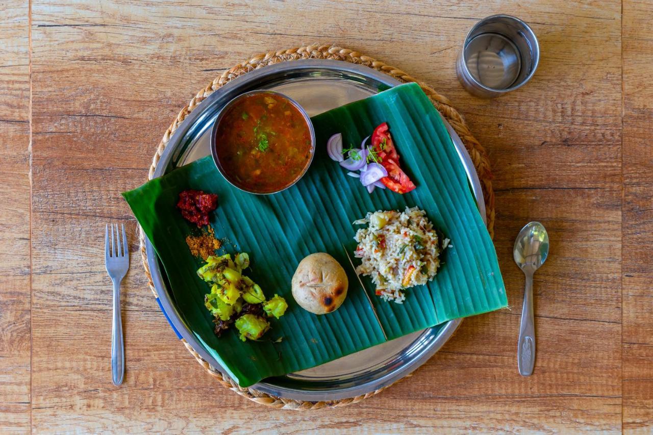Saffronstays Apricus Farm, Karjat Buitenkant foto